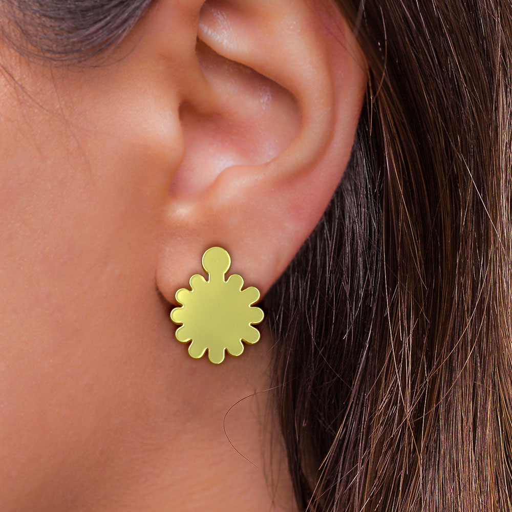 گوشواره طلا 18 عیار زنانه مدوپد مدل گل کد GA1-10172