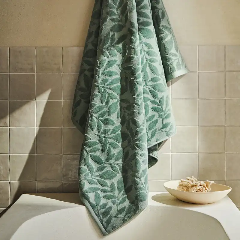 حوله دستی زارا هوم مدل PLANT JACQUARD کد 093 سایز 50x90 سانتی متر