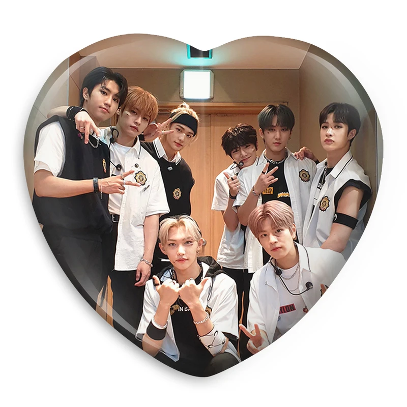 پیکسل خندالو طرح گروه استری کیدز Stray Kids مدل قلبی کد 11849