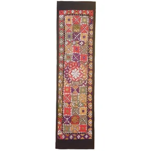 رومیزی سوزن دوزی کد SOOZRA61