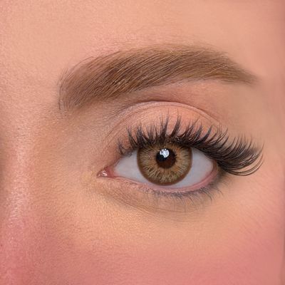 لنز چشم یونیک فصلی مدل FLAMINGO رنگ عسلی رگه ای با دور قهوه ای