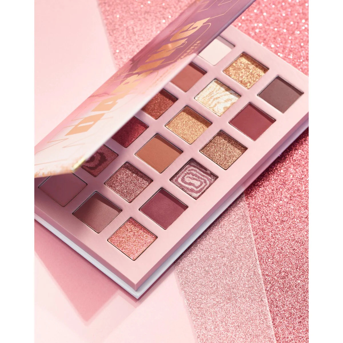 پالت سایه چشم کاتریس مدل Daring Nude پالت سایه چشم کاتریس مدل Daring Nude