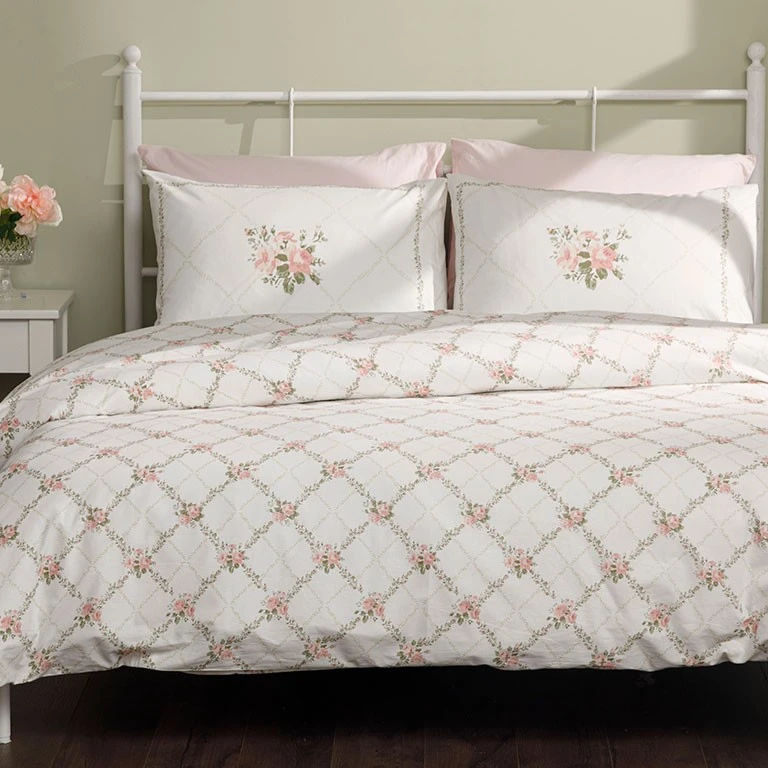 سرویس ملحفه 2 نفره 3 تکه انگلیش هوم مدل New Rose Chain