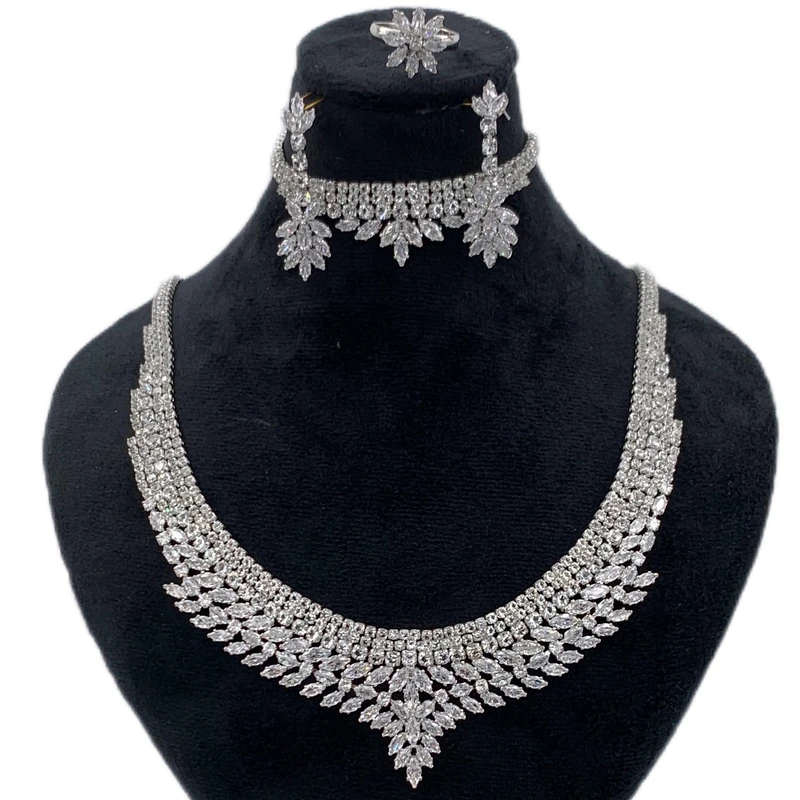 نیم ست زنانه مدل جواهری کد KYSER018