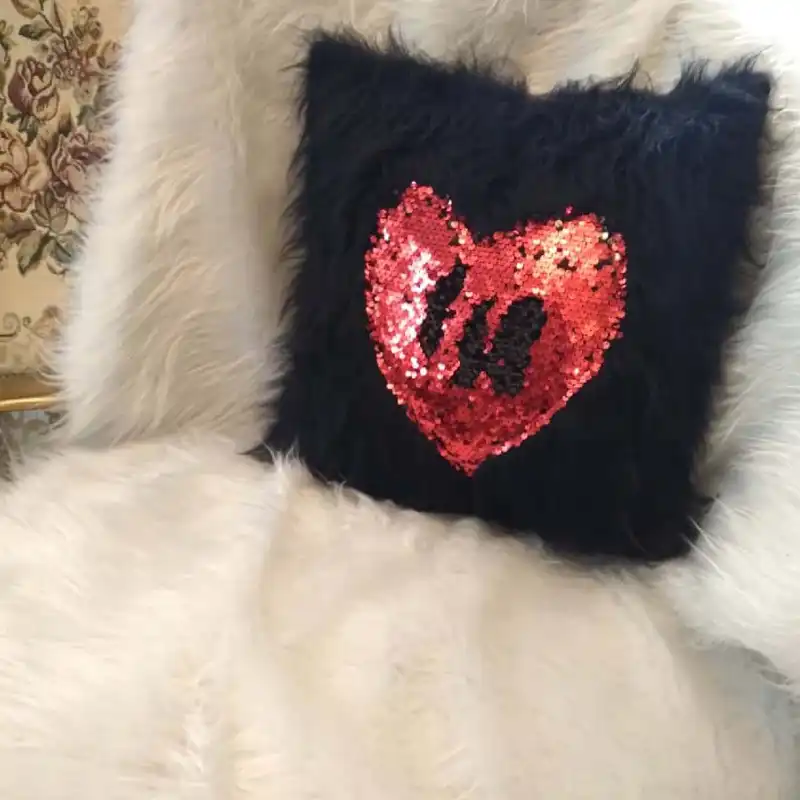 کاور کوسن مدل خز خرگوشی با قلب پولکی