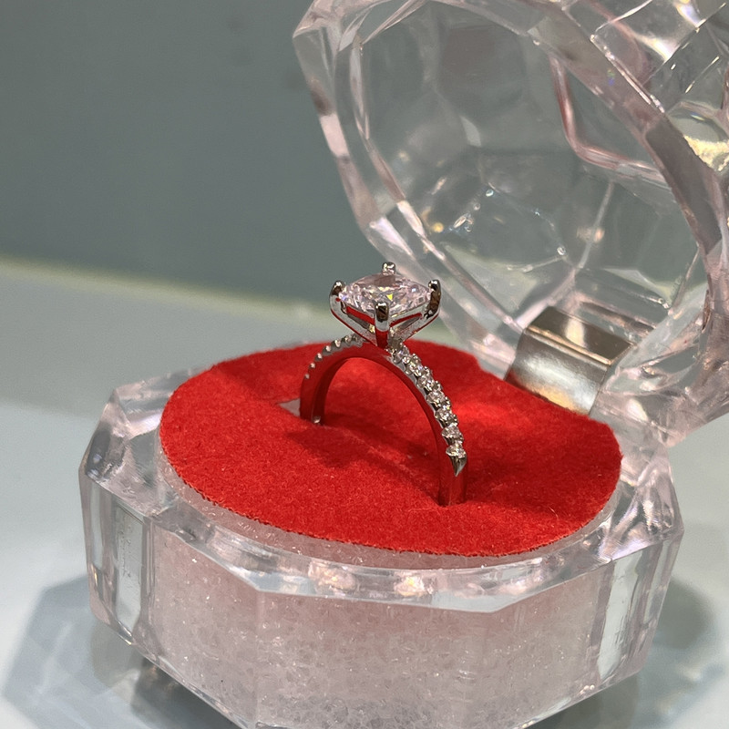 انگشتر نقره زنانه مدل سولیتر پرنس کد جواهر 4-24-