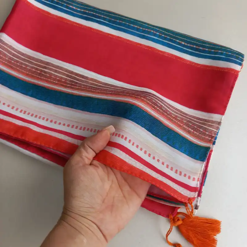 شال زنانه مدل نخی تابستانی راه راه رنگین کمانی