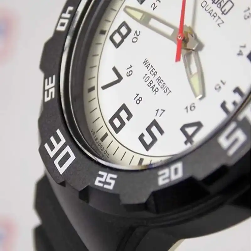 ساعت مچی عقربه ای کیو اند کیو مدل VR18J03Y