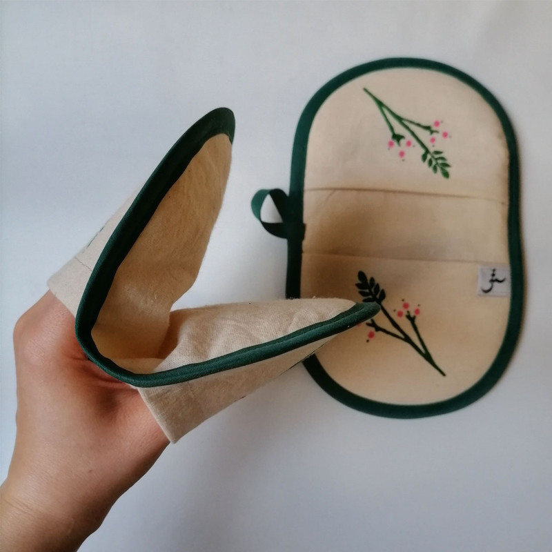 دستکش فر مدل شکوفه کد 02 مجموعه 2 عددی دستکش فر مدل شکوفه کد 02 مجموعه 2 عددی