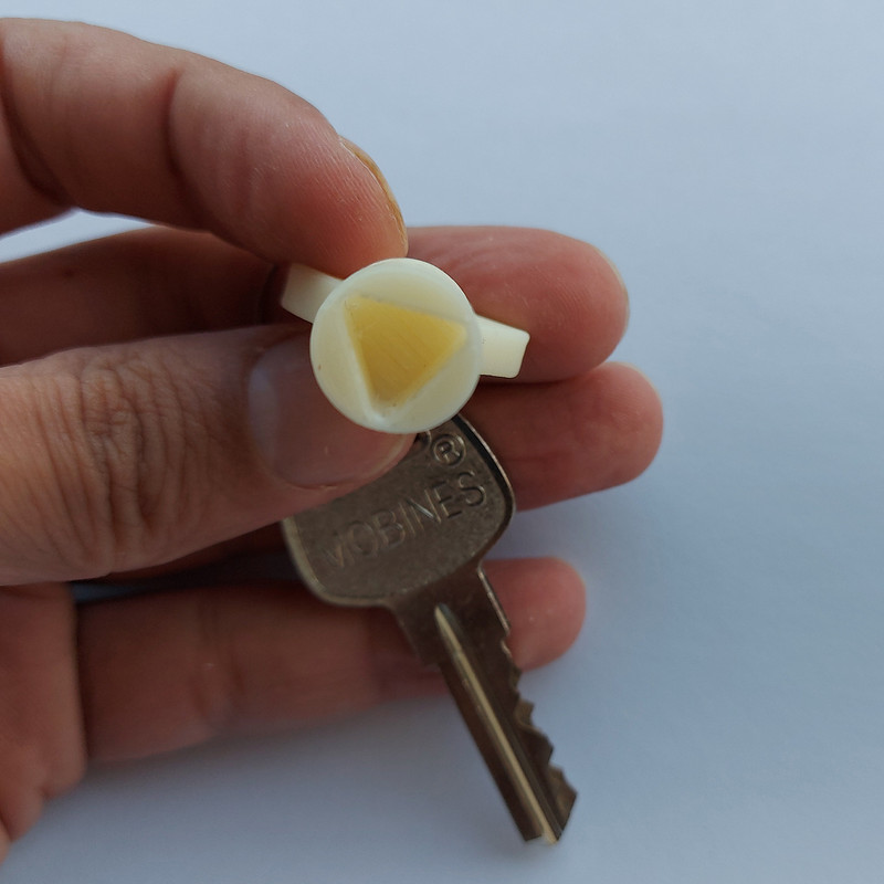 آچار سه گوش مدل آسانسور سایز 8 میلی متر آچار سه گوش مدل آسانسور سایز 8 میلی متر