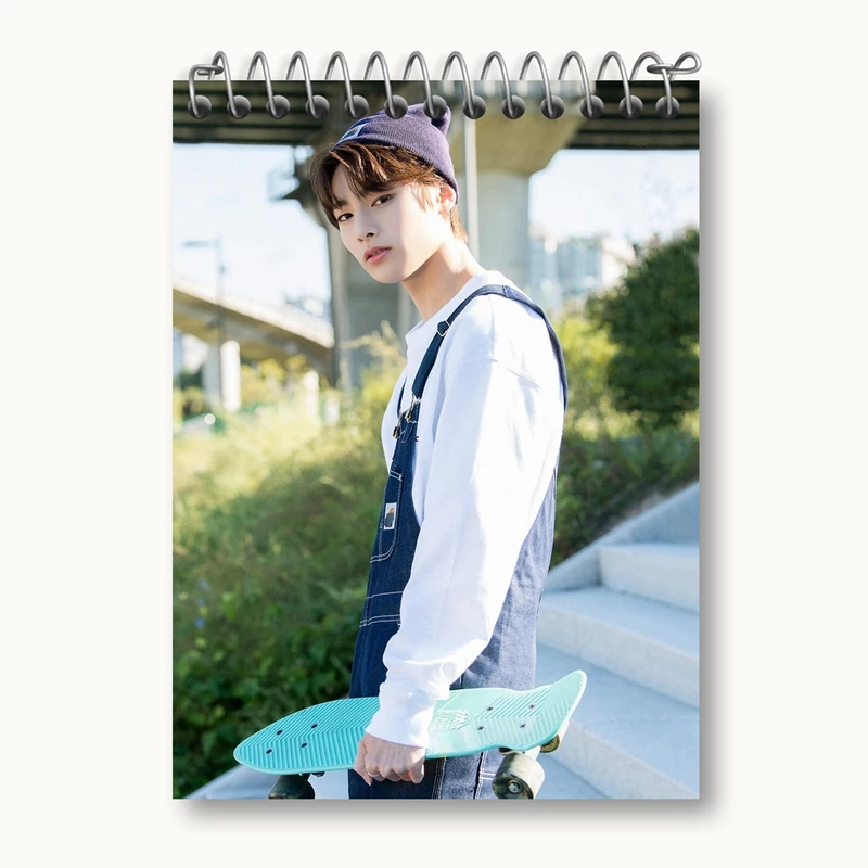 دفتر یادداشت 50 برگ خندالو مدل آی ان گروه استری کیدز Stray Kids کد 11862