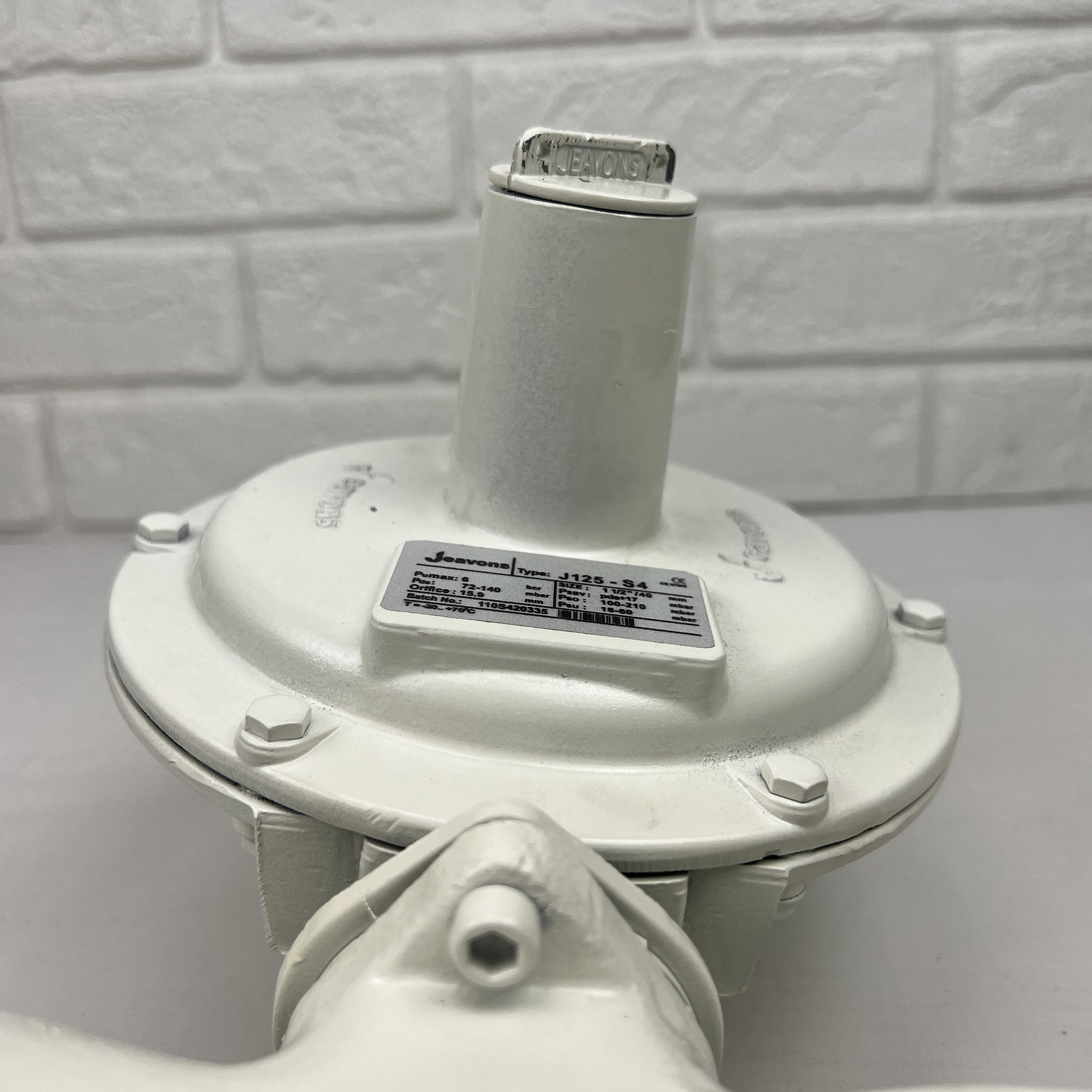 رگلاتور جیوانس مدل J125-S4 رگلاتور جیوانس مدل J125-S4