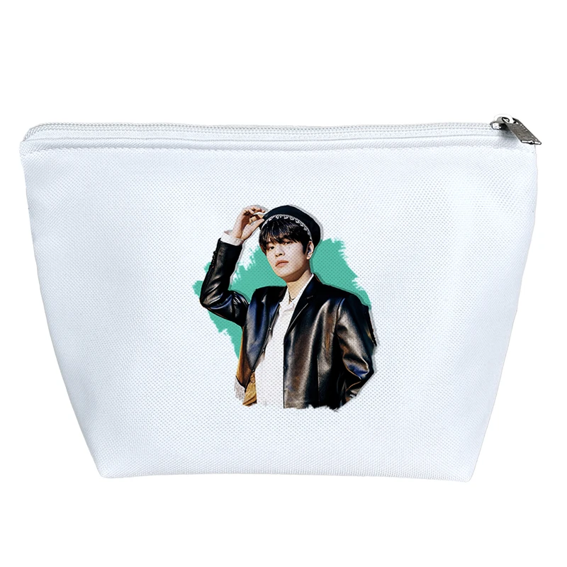 کیف لوازم آرایش دخترانه خندالو مدل سونگمین گروه موسیقی استری کیدز Stray Kids کد 1374