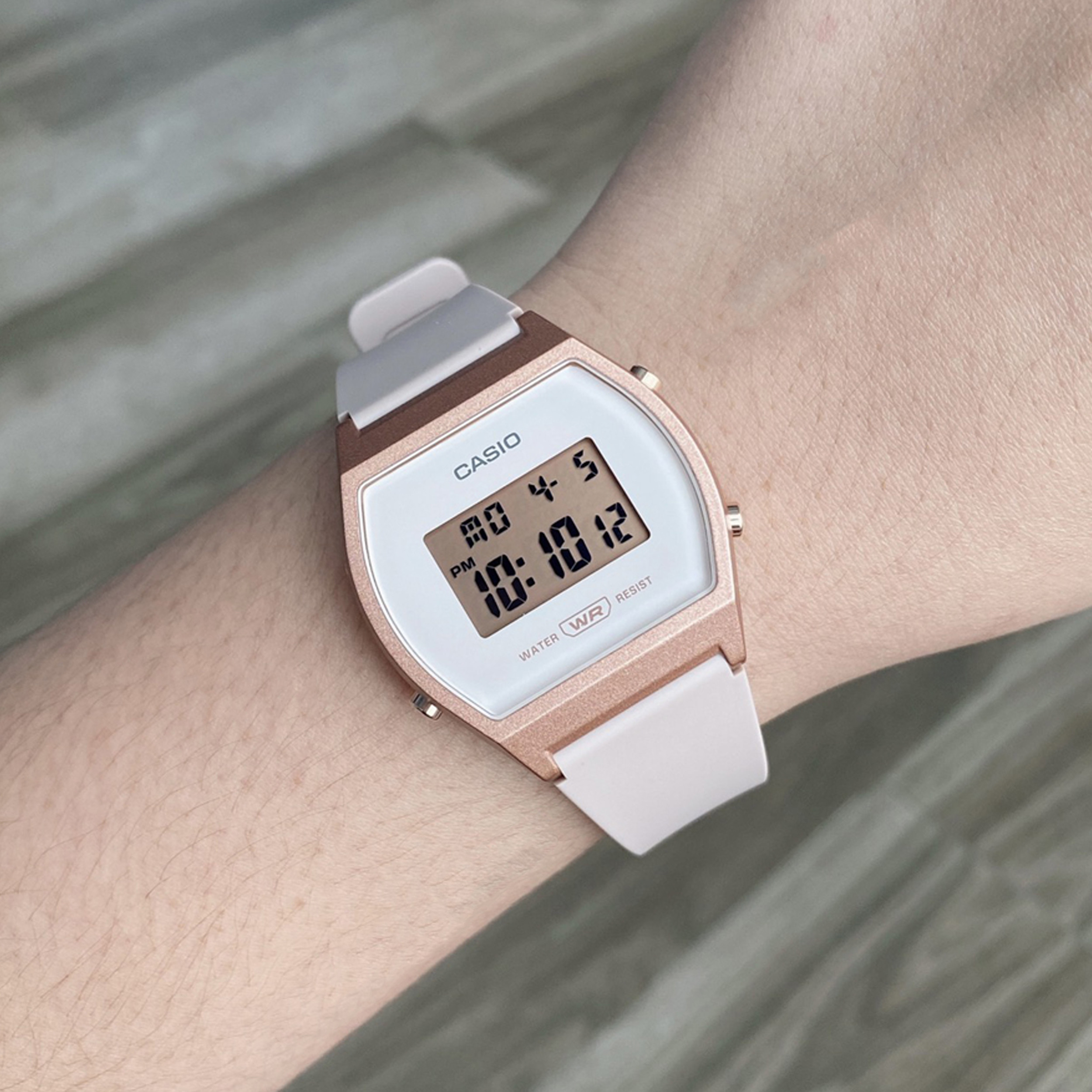 ساعت مچی دیجیتال زنانه کاسیو مدل LW-204-4ADF ساعت مچی دیجیتال زنانه کاسیو مدل LW-204-4ADF