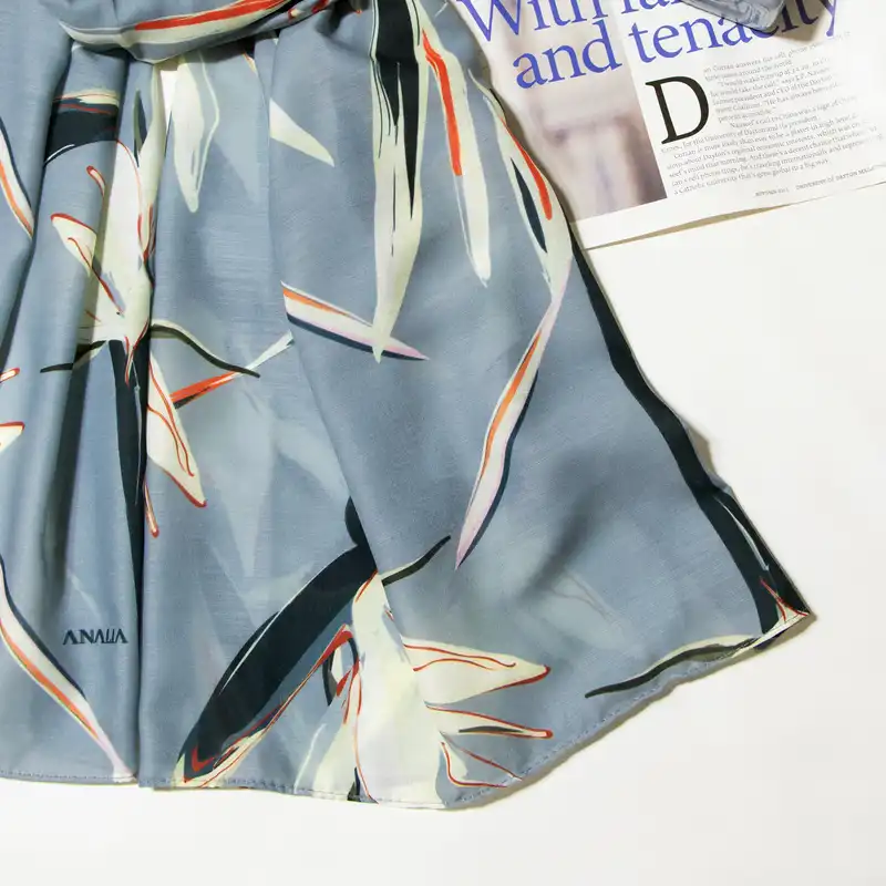 شال زنانه مدل نخی طرح گل آسترلیتزیا کد 1913