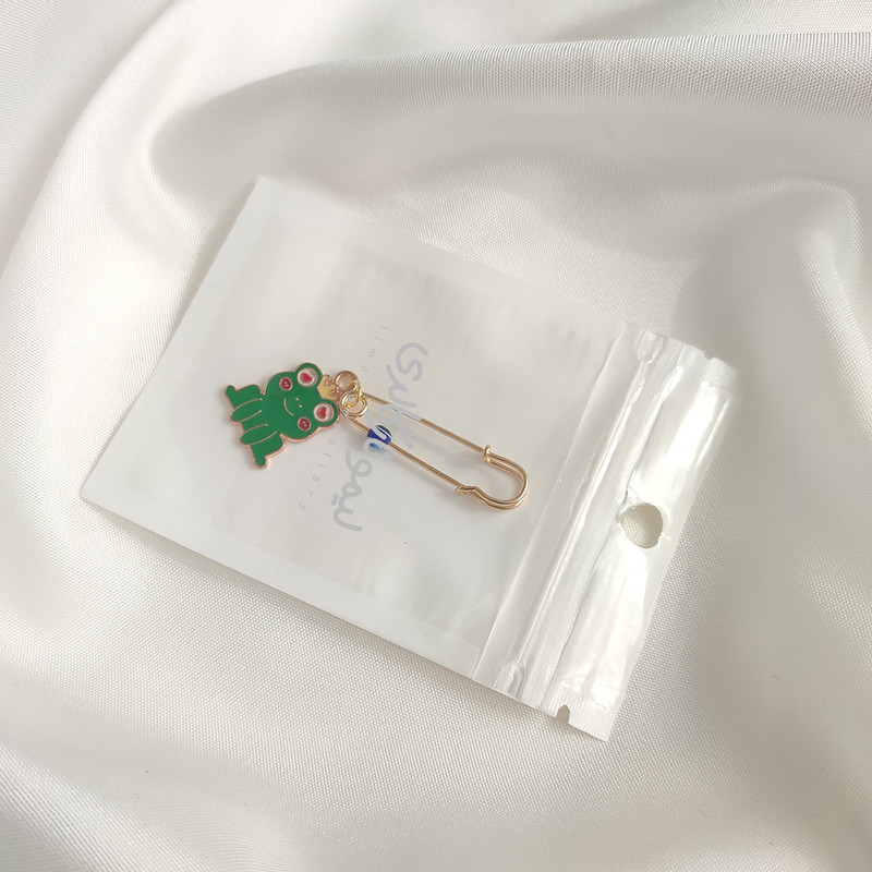 سنجاق سینه دخترانه لیمونار گالری مدل قورباغه تاج دار