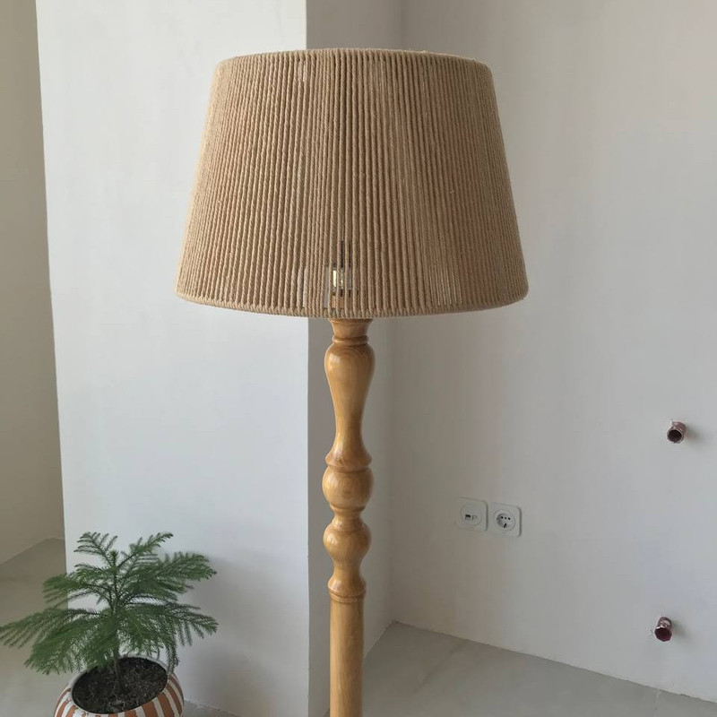 آباژور مدل ایستاده چوبی خراطی مکرومه کد AM-M