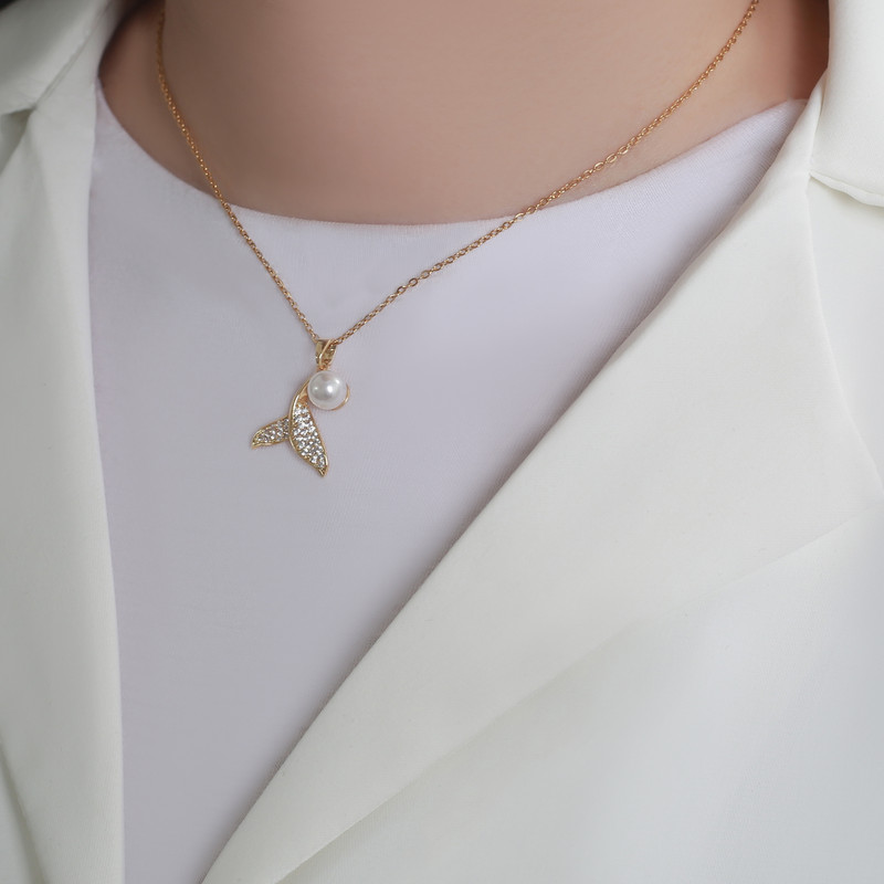 گردنبند زنانه مدل دم نهنگ کد 104002128