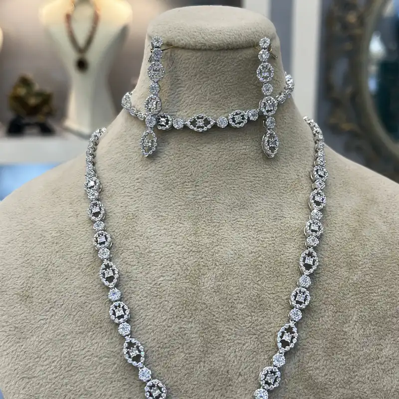 نیم ست نقره زنانه مدل سوپررویال نگین های اتریشی روکش آب رادیوم کد 0026