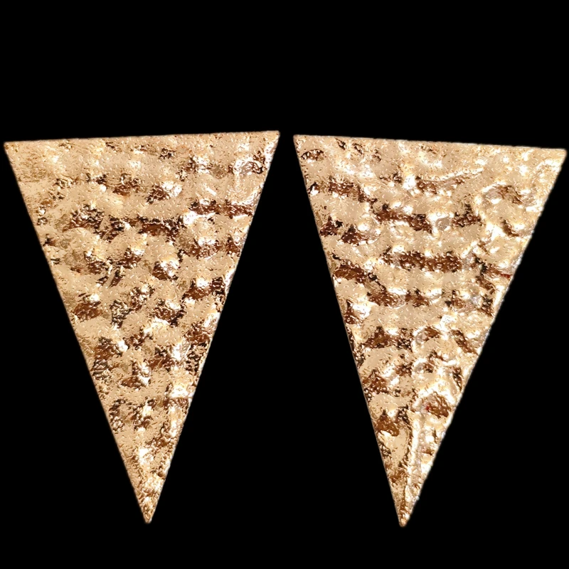 گوشواره میخی زنانه مدل مثلث