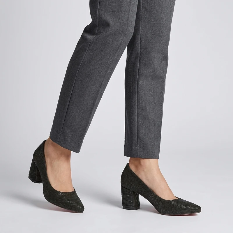 کفش پاشنه‌دار زنانه مدل خاویار