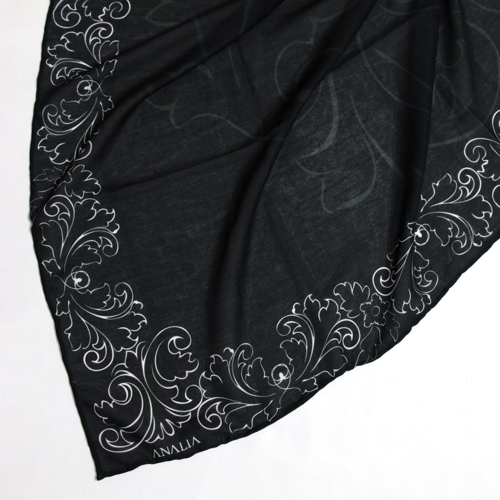 روسری زنانه مدل نخی دور دست دوز چهار فصل کد 7011 - - 3