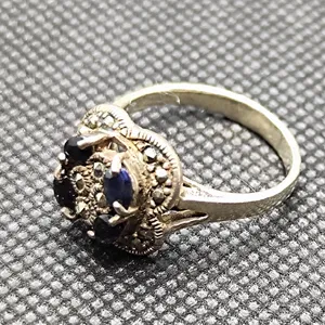 انگشتر نقره زنانه مدل سنگ یاقوت کبود کد137