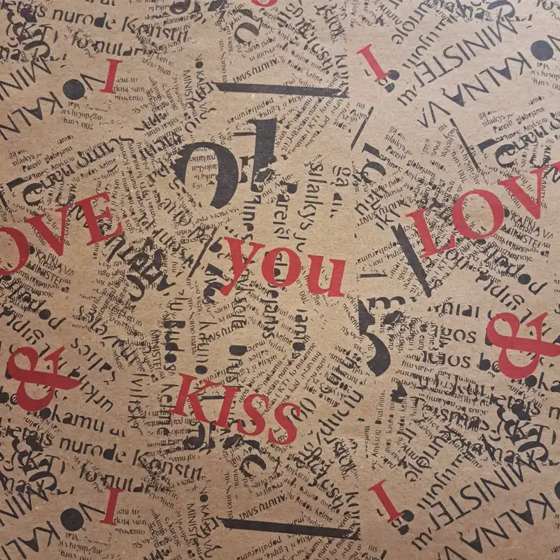 کاغذ کادو مدل روزنامه ای قلبی کد 89 بسته 3 عددی