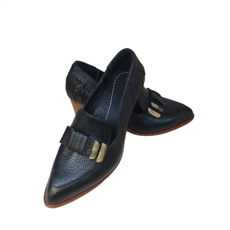 کفش زنانه مدل کمردار چرم طبیعی رنگ مشکی