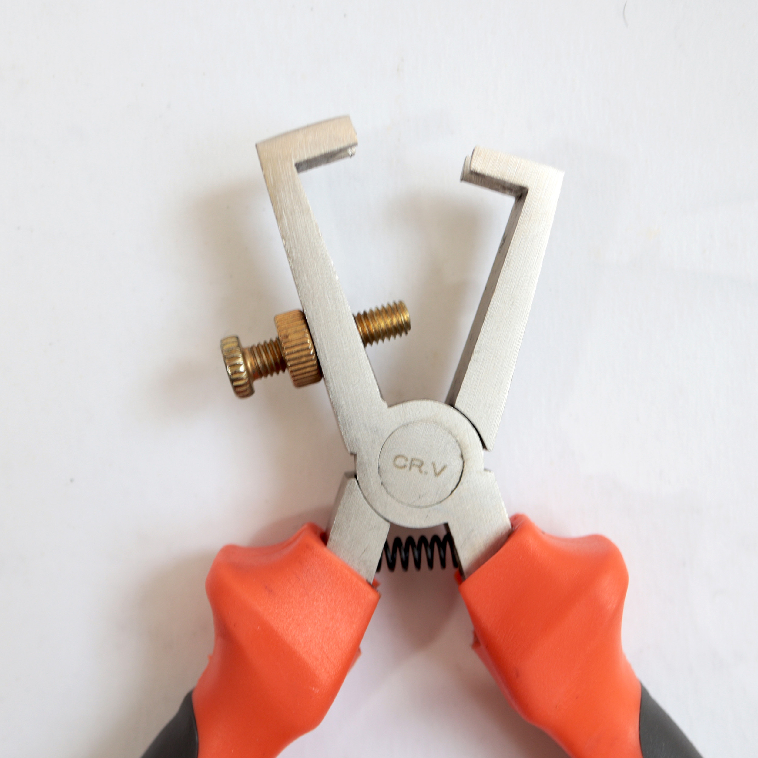 انبر سیم لخت کن اطلس کد YP-06 سایز 6 اینچ