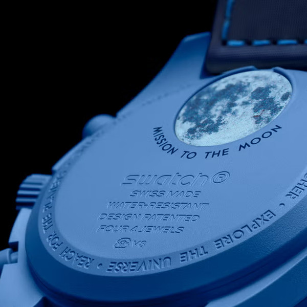 ساعت مچی عقربه‌ای مکانیکی مدل Super Blue Moon Omega x Swatch