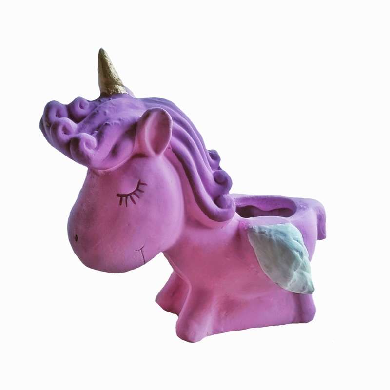 مجسمه مدل تک شاخ بالدار