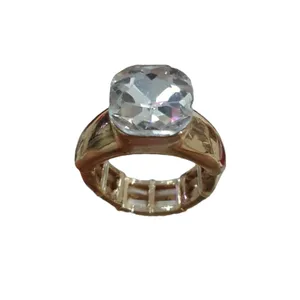 انگشتر زنانه مدل تک نگین 