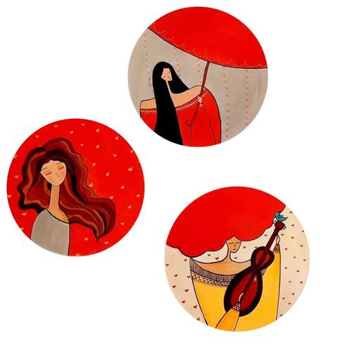 بشقاب دیوارکوب سفالی طرح دختر مجموعه 3عددی