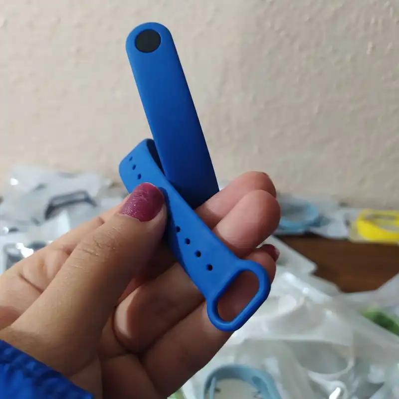 بند پرو مدل سیلیکونی مناسب برای ساعت هوشمند شیائومی MI BAND 6 به همراه محافظ صفحه نمایش