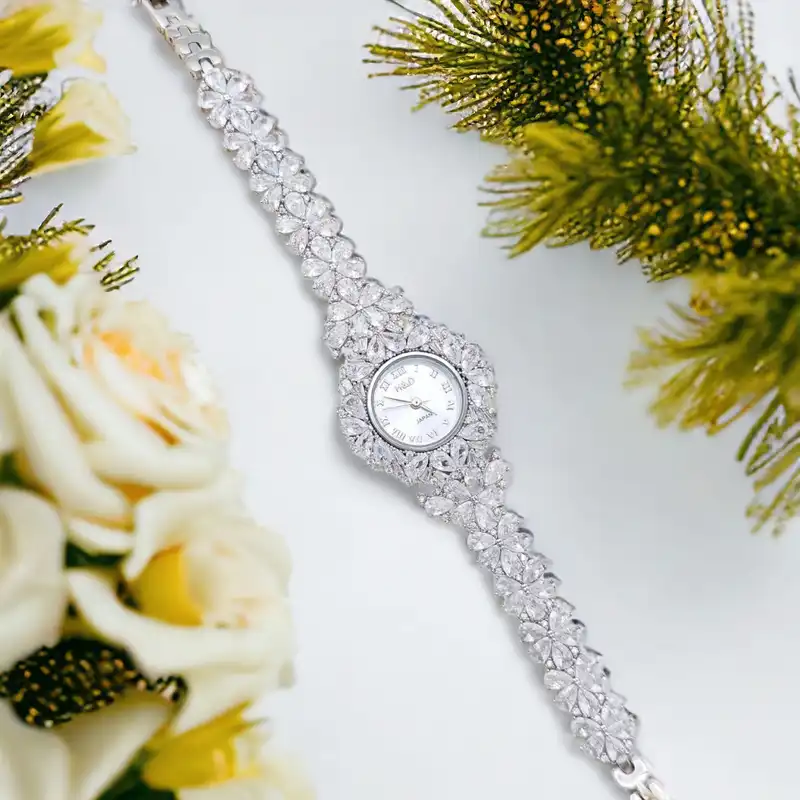 ساعت مچی عقربه ای نقره زنانه مدل گل مارکیز خور 0152