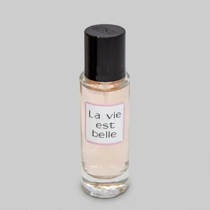 عطر جیبی زنانه نیو پرستیژ کالر مدل la vie est belle حجم 35 میلی لیتر