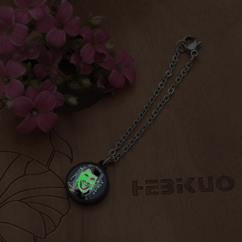 آویز ساعت زنانه ناکسیگو مدل شب تاب طرح مایکل فلپس کد AW8881