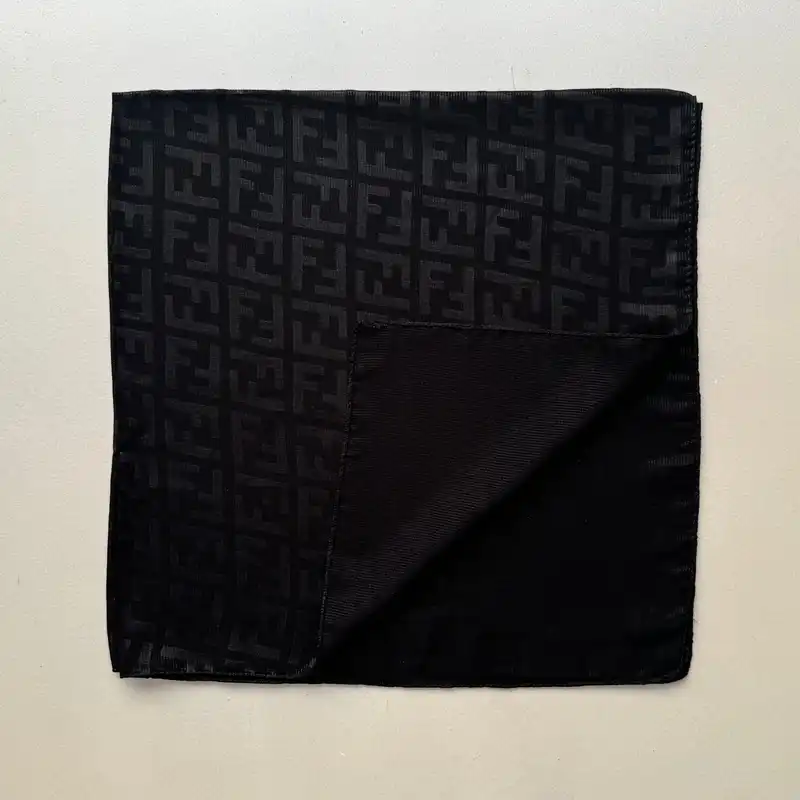 روسری زنانه مدل مینی نخی لطیف مارک برجسته دنیز کد 2