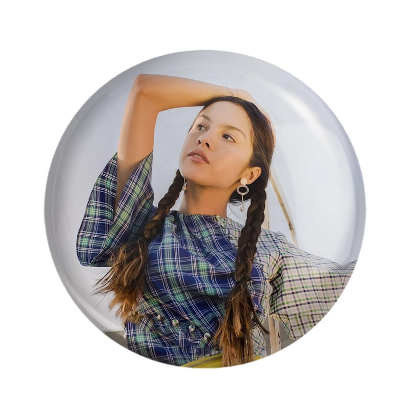 مگنت خندالو مدل اولیویا رودریگو Olivia Rodrigo  کد 19260