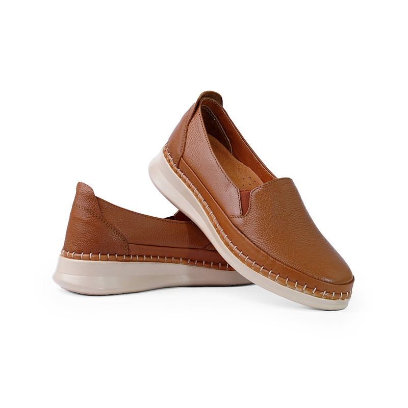 کفش روزمره زنانه مدل هدیه تمام چرم رنگ عسلی