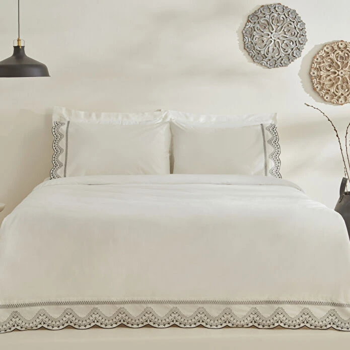 سرویس روتختی 2 نفر 4 تکه کاراجا هوم مدل Orvel 