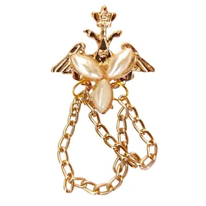 گل سینه زنانه مدل تاج کد MO115