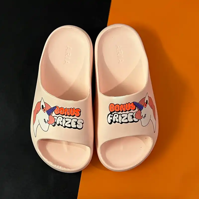 دمپایی زنانه مدل پاپا تک شاخ