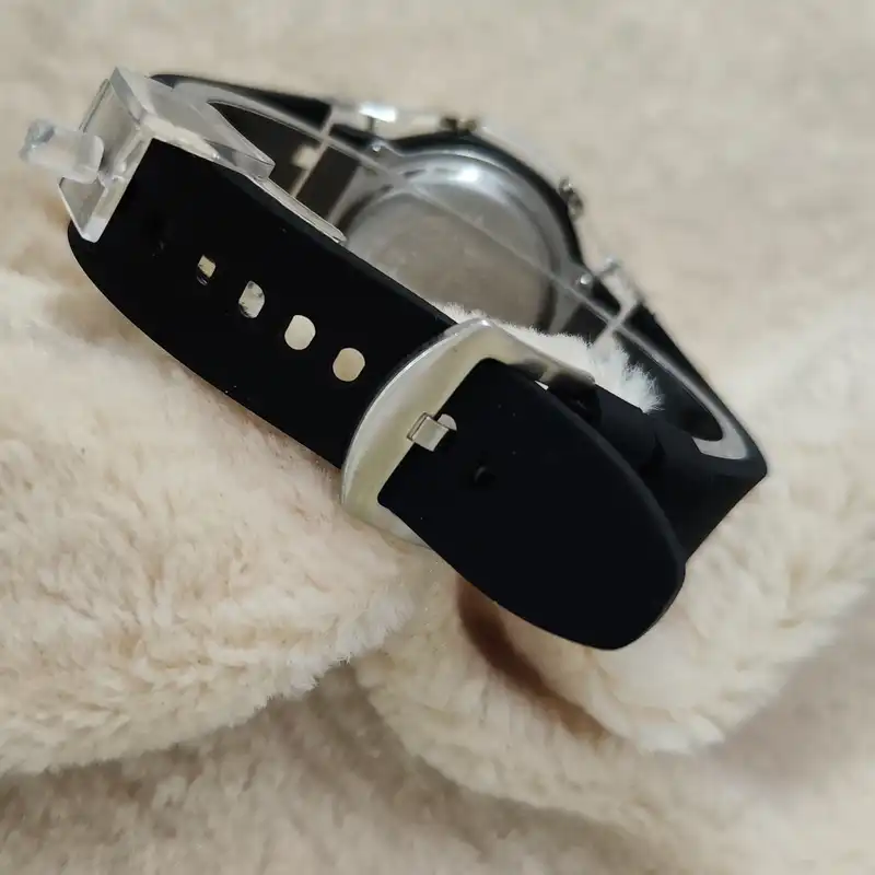 ساعت مچی عقربه ای مدل دو زمانه کرنومتر دار