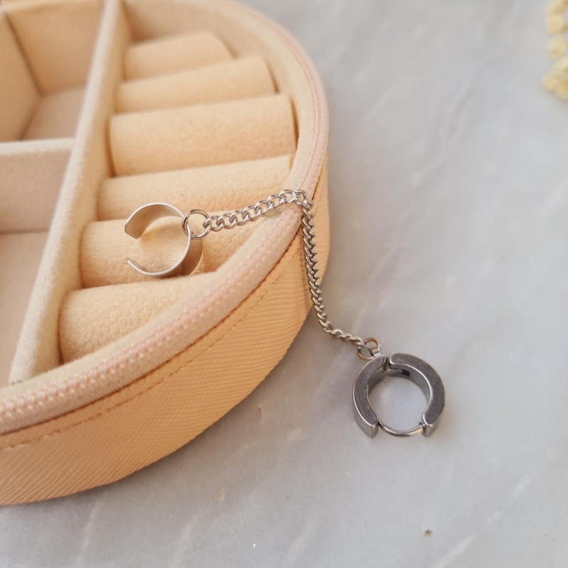 پیرسینگ گوش زنانه مدل حلقه ای آینه ای زنجیری