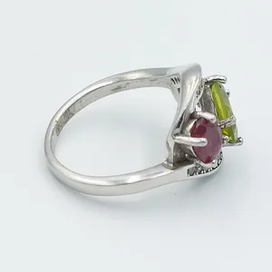 انگشتر نقره زنانه مدل یاقوت و زبرجد کد 20586