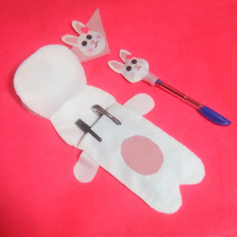 جامدادی مدل خرگوشی کد 87564 به همراه سر مدادی و نشانگر کتاب