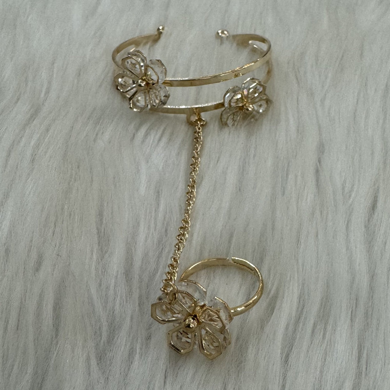 دستبند انگشتری دخترانه مدل تمیمه زنجیری طرح گل کد 113