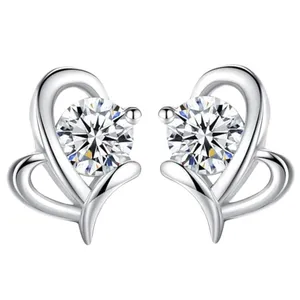 گوشواره نقره زنانه مدل تک نگین پروانه